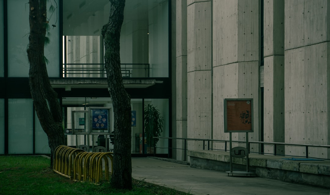 Nowoczesny przedpokój w bloku: inspiracje i pomysły