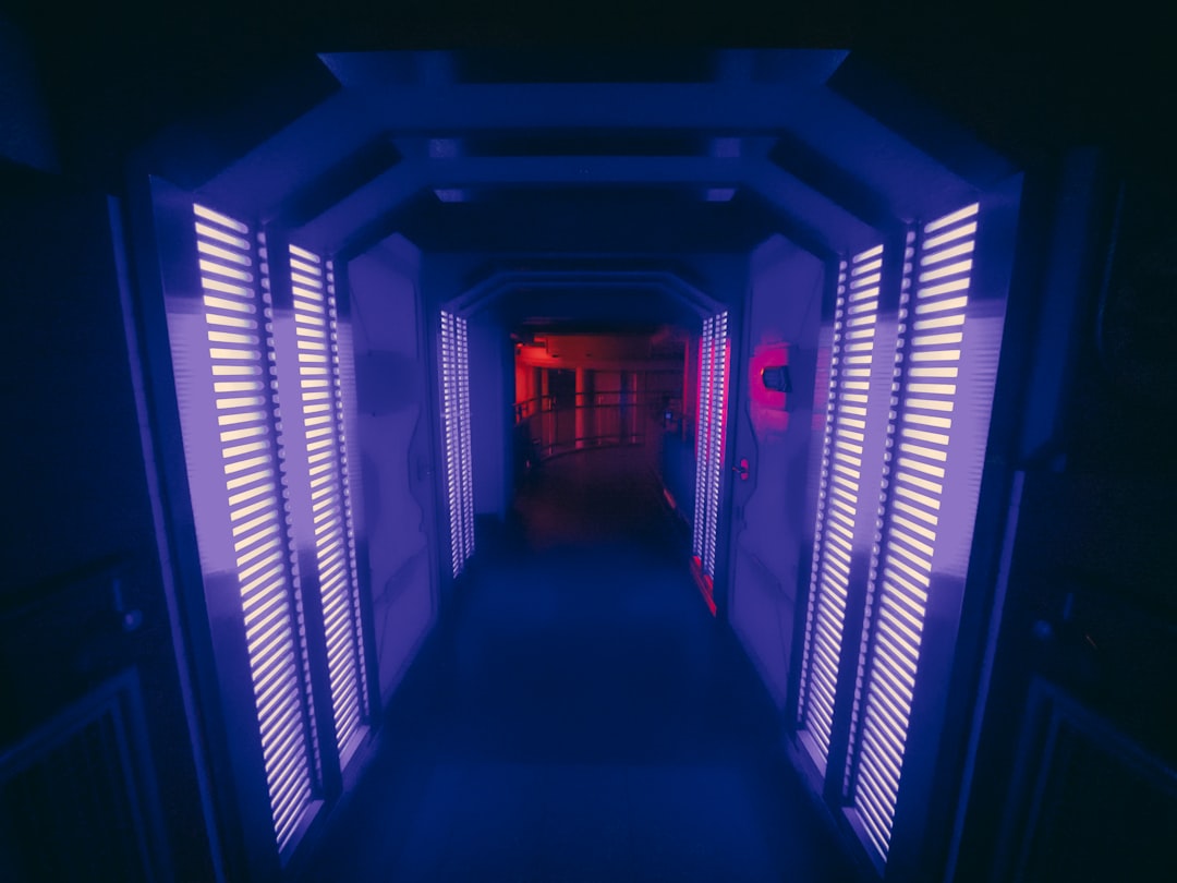 Nowoczesny przedpokój w bloku: jak urządzić małą przestrzeń